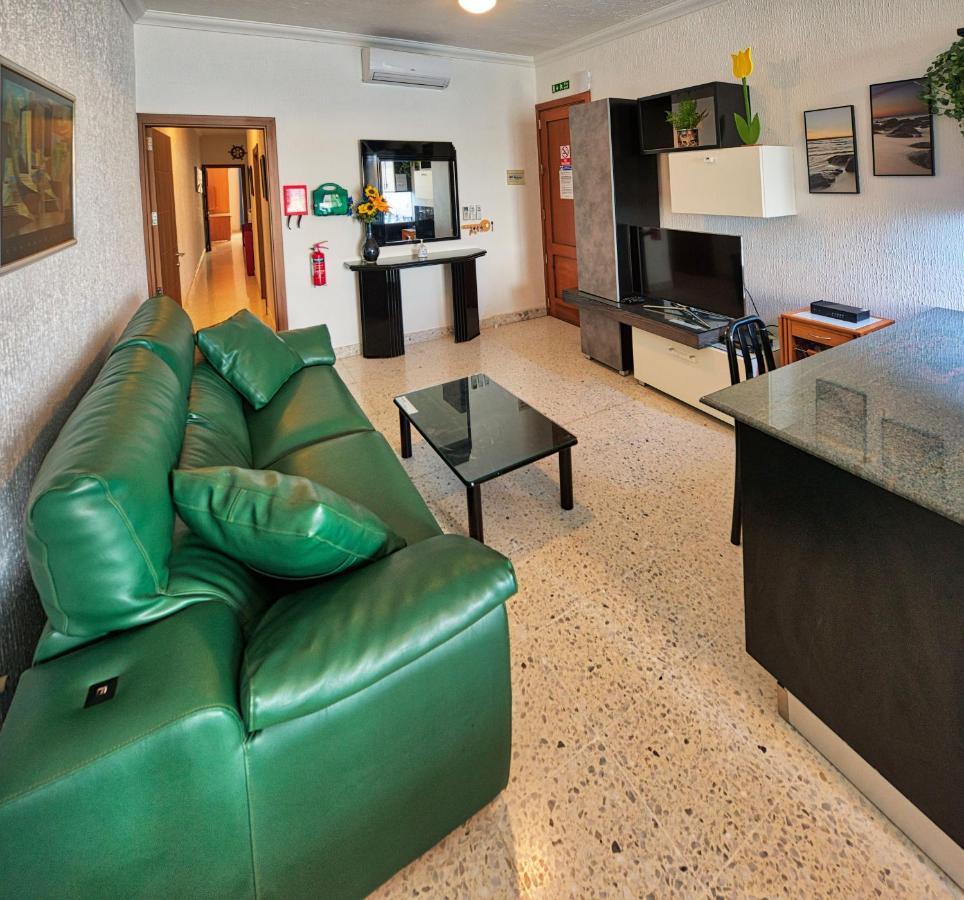 Beachfront With Seaviews Apartment No56 Award Winner Unbeatable Location For Closeness To The Sea Ideal For Guests Looking For Winter Spring And Autumn Breaks In Sunny Malta Also Ideal For Coastal Hikers 멜리에하 외부 사진